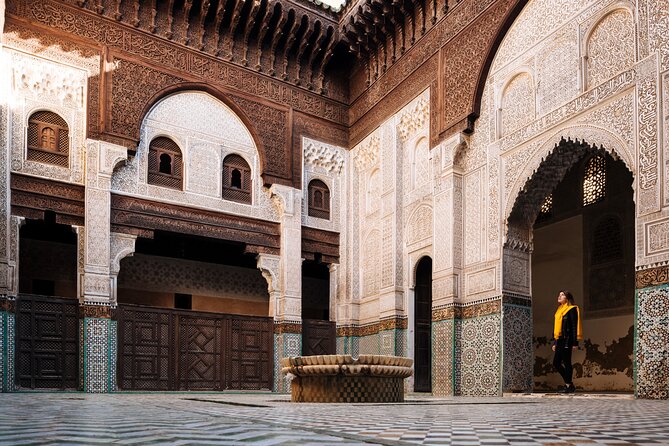 Discover the Medina of Fez and It Secrets: Fez Medina Guided Day Tour - Navigating the Winding Alleyways