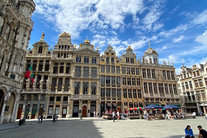 Discover the Secrets of Brussels While Playing - City Tour and Photo Summary