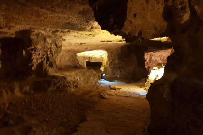 Discover the Secrets of the Underground Jerusalem With a Private Tour - Venturing Into the Western Wall Tunnels