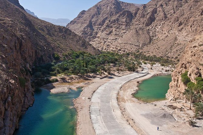 Discover the South and Wadi Shab From Muscat - Transportation and Pickup Details