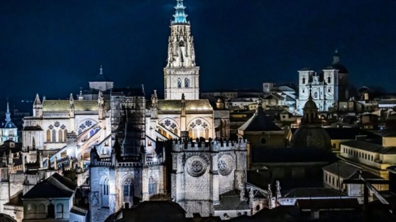 Discover the Stories and Legends of Toledo as a Family! - Exploring Historic Alleys and Squares