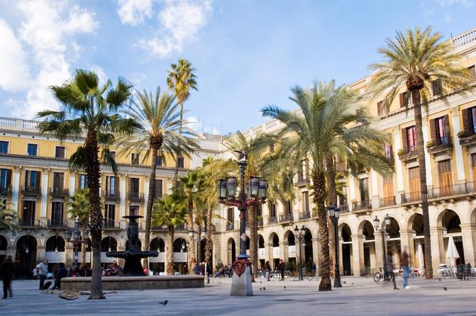 Discover the Unpolished Charm of El Born With a Local - A Personalized Journey Through El Born
