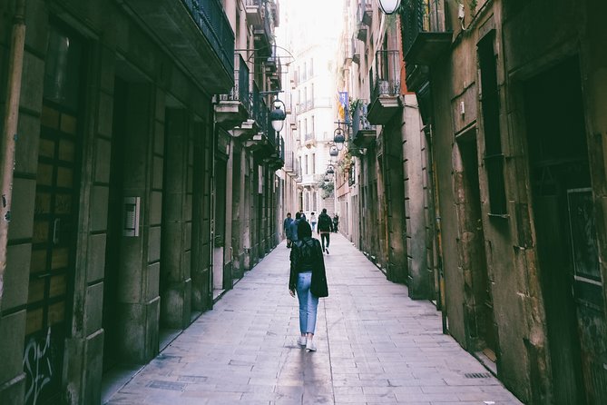 Discover the Unpolished Charm of El Born With a Local - Taking in the Charm of El Born