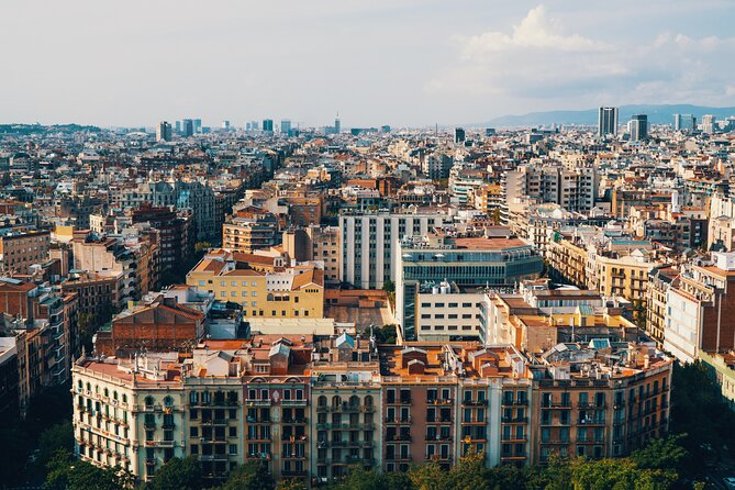 Discover the Unpolished Charm of El Born With a Local - El Born: Barcelonas Vibrant Cultural Tapestry