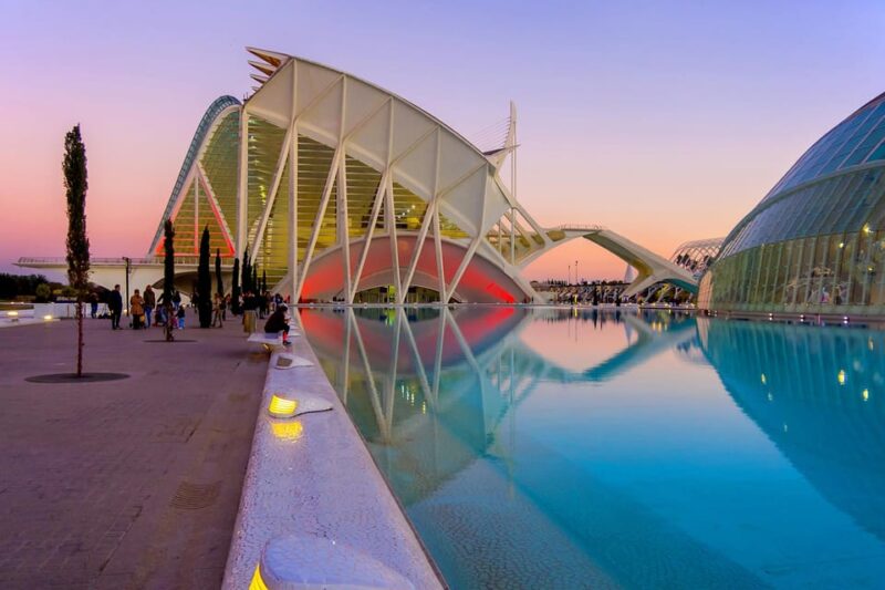 Discover Valencia by Bike: Tour of the Main Landmarks - Itinerary Highlights