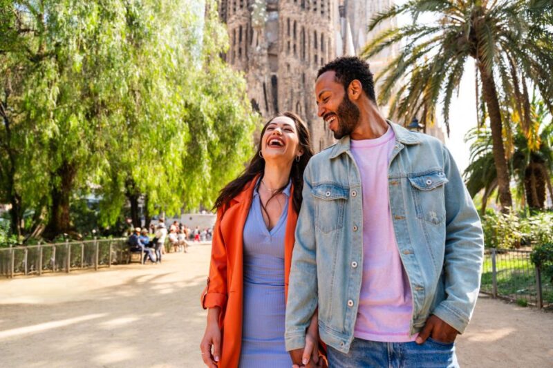 Discover Valencia's Romantic Side On Foot - Meeting Point