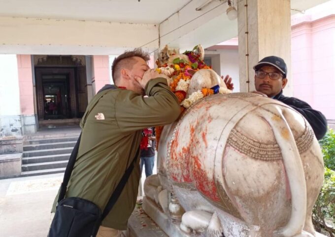 Discover Varanasi on Tuk Tuk (2 Hours Guided Tour) - Dress Code
