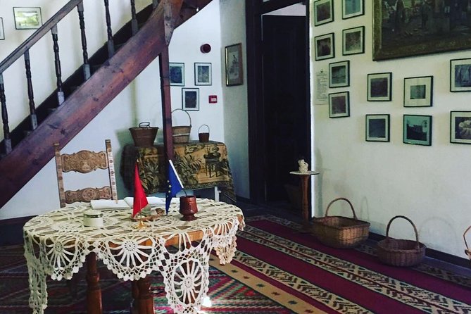 Discover Vlora: Guided City Walking Tour - Visiting the Independence Monument