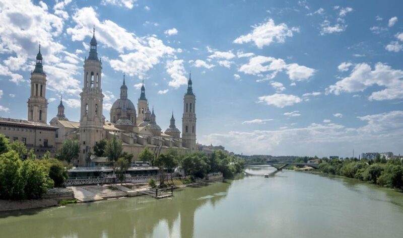 Discover Zaragoza: Complete Tour + Wine and Tapas - Aljafería Palace