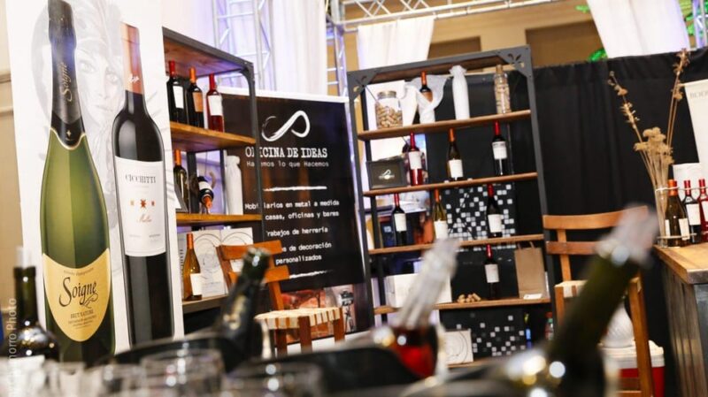 Discovering Cordobas Wine Bar Treasures & Wine Enthusiasts - Curated Wine Selections