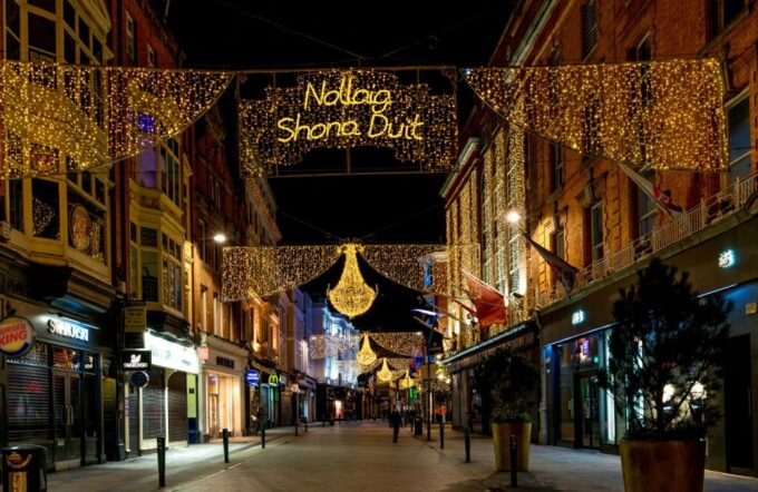 Discovering Dublin on Christmas Walking Tour - Included Experiences