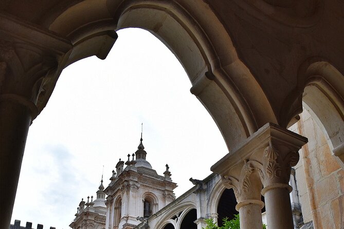 Discovering Fátima, Batalha Monastery, and Alcobaça Monastery - Explore the Historic Sites
