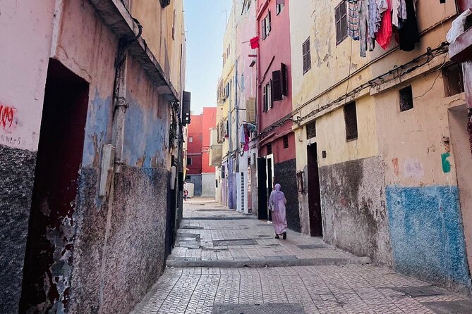 Discovering Life & Walk Inside Old Medina - Architectural Gems of the Old Quarter