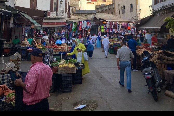 Discovering Life & Walk Inside Old Medina - Encountering Local Artisans and Craftspeople