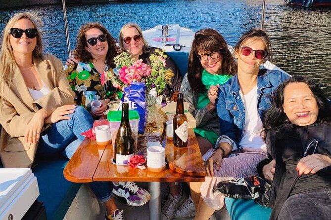 Discovering the Canal District: 1.5 Hours on the Water - About Your Stay