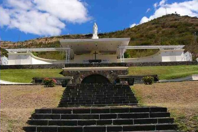 Discovering the North of Mauritius: Full-Day Incl Botanical Garden & Lunch - Discovering the Pamplemousses Botanical Garden