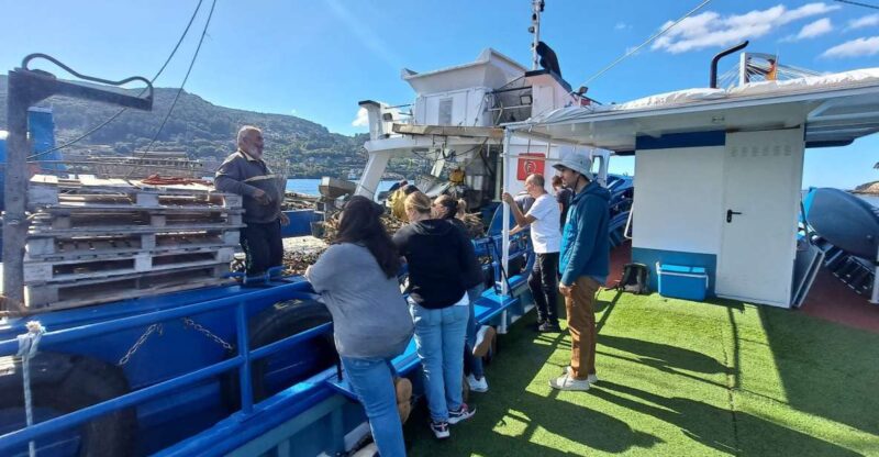 Discovering Vigo and Mussels in the Traditional Boat - Inclusions and Meeting Point