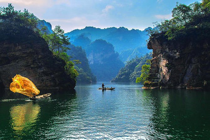 Discovery Day Tour to Yellow Dragon Cave,Baofeng Lake and Xibu Street - Key Points