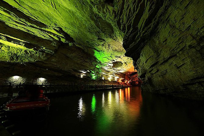 Discovery Day Tour to Yellow Dragon Cave,Baofeng Lake and Xibu Street - Pickup and Drop-off