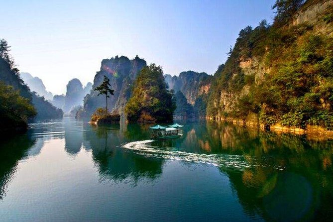 Discovery Day Tour to Yellow Dragon Cave,Baofeng Lake and Xibu Street - Baofeng Lake