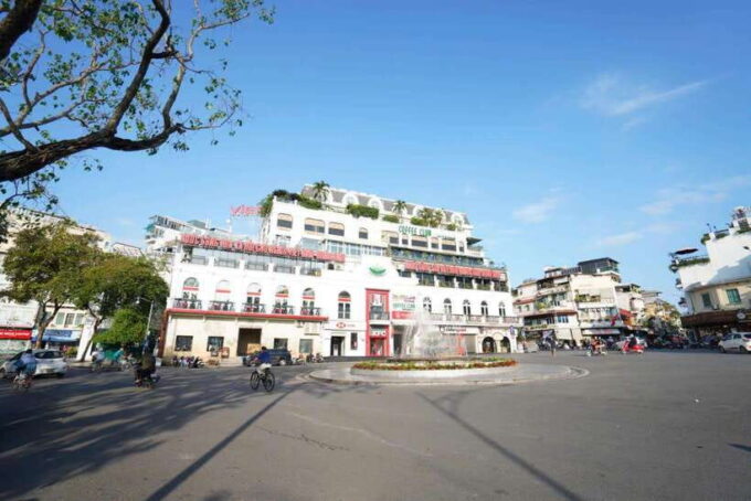 Discovery Hanoi City Tour Full Day Trip/Limousine Bus/Lunch - Vietnam Ethnology Museum and Temple of Literature