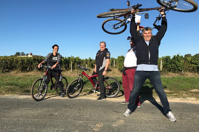 Discovery of the Vineyards and Castles of Sauternes by Bike - Visiting the Sauternes Castle