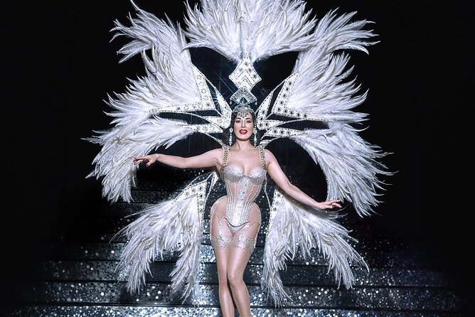 Dita Von Teese: A Jubilant Revue at Horseshoe Las Vegas - Audience Reactions and Engagement