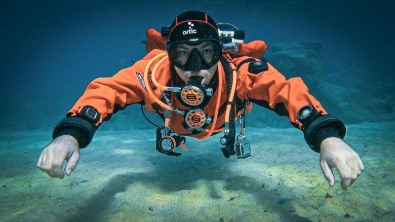 Diving at Lanzarote - 2 Guided Dives for Certified Divers - Reserve and Cancel