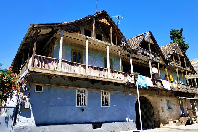 Dmanisi & Bolnisi Tour From Tbilisi With Museums, Oldest Church & Lunch - Experiencing Local Cuisine