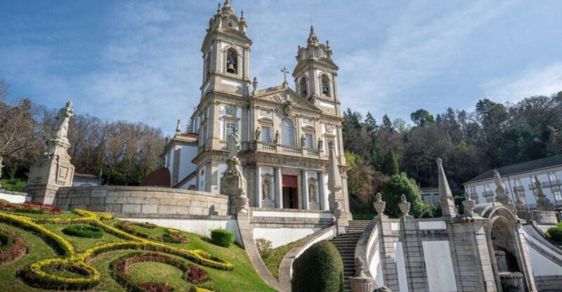Do Porto: Full Day Minho Tour Guimarães/Braga All Included - Itinerary Details