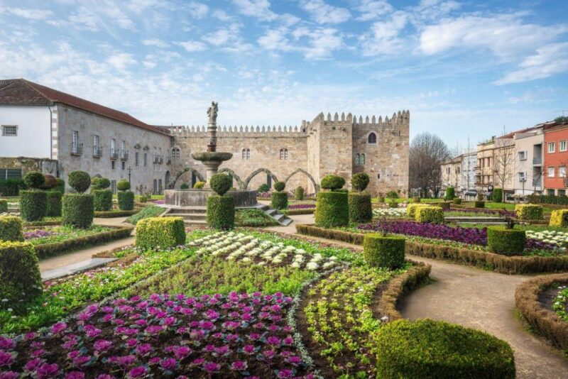Do Porto: Full Day Minho Tour Guimarães/Braga All Included - Historical and Religious Highlights