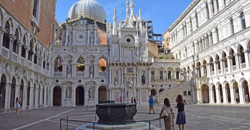 Doge Palace and Saint Mark Square Full Tour - Exploring Doges Palace