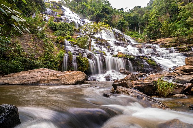 Doi Inthanon National Park & Trekking Pha Dok Siew - Karen Tribe and Cultural Insights