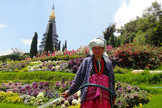 Doi Inthanon Private Trek & Lunch Tour From Chiang Mai - Village Visits and Trekking