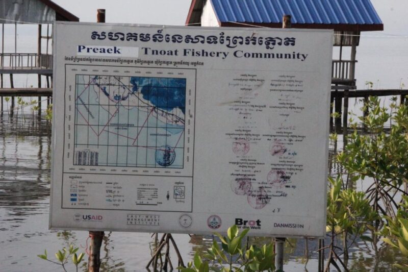 DOLPHIN COASTAL EXPEDITION by Discovery Center, Kep West - Hands-on Activities