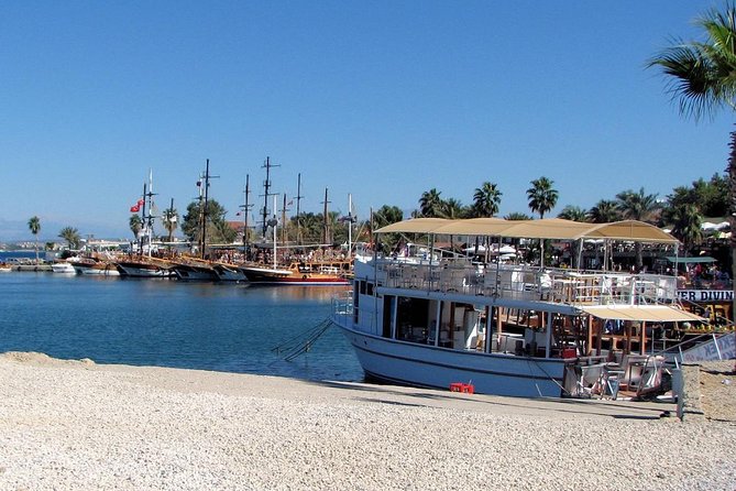 Dolphin Islands Boat Trip Lunch and Soft Drink Included From Side - Positive Guest Feedback