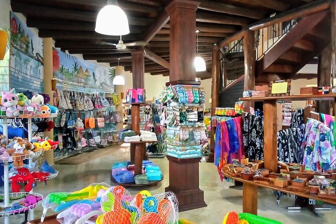 Don Lucas Cigar Factory, Rum Tasting, Cocoa Factory, Souvenirs - Exploring the Don Lucas Cigar Factory