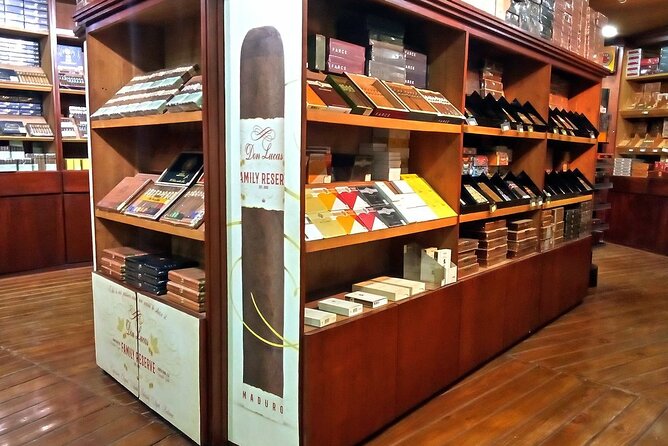 Don Lucas Cigar Factory, Rum Tasting, Cocoa Factory, Souvenirs - Souvenirs for the Taking