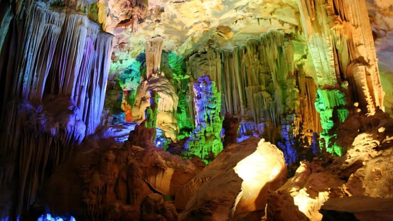 Dong Hoi: Explore Paradise Cave & Phong Nha Cave With Lunch - Itinerary Details
