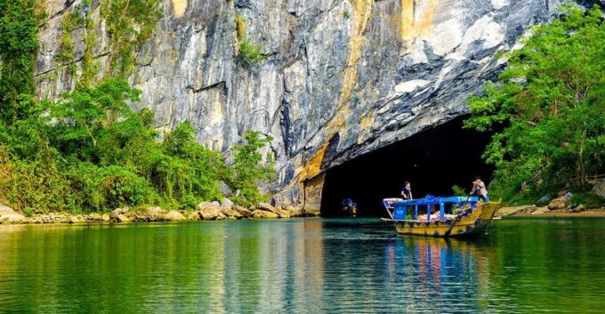 Dong Hoi: Phong Nha and Paradise Caves Day Trip With Lunch - Traditional Vietnamese Lunch