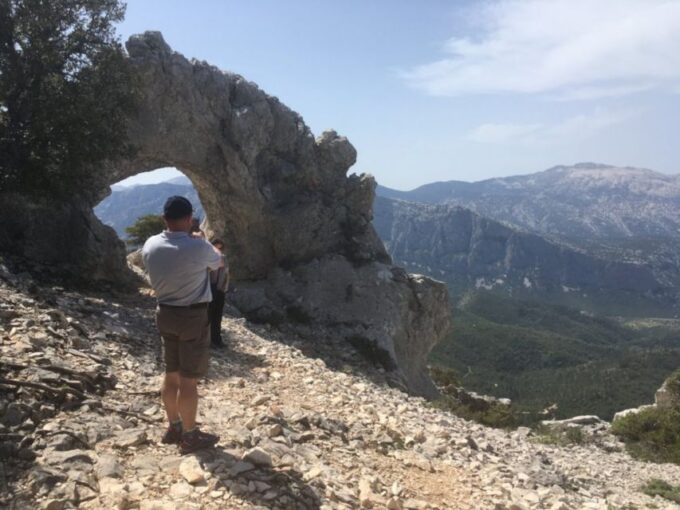 Dorgali: Supramonte Full-day Jeep Off-Roading & Hiking Tour - Local Aperitifs and Wildlife