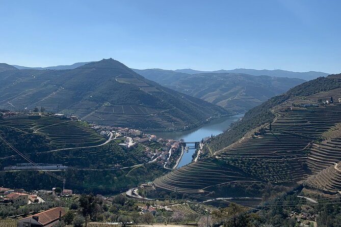 Douro Full Day Tour With Wine Tasting and Lunch - Accessibility Information