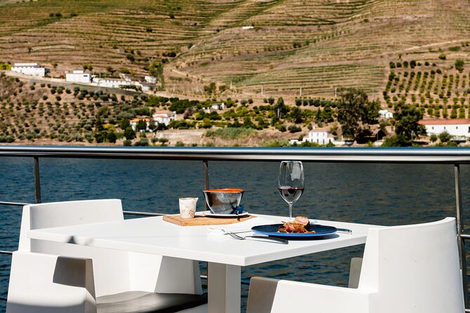 Douro Luxury - Douro Private Cruise With Premium Winery and Restaurant - Accessibility and Transportation Details