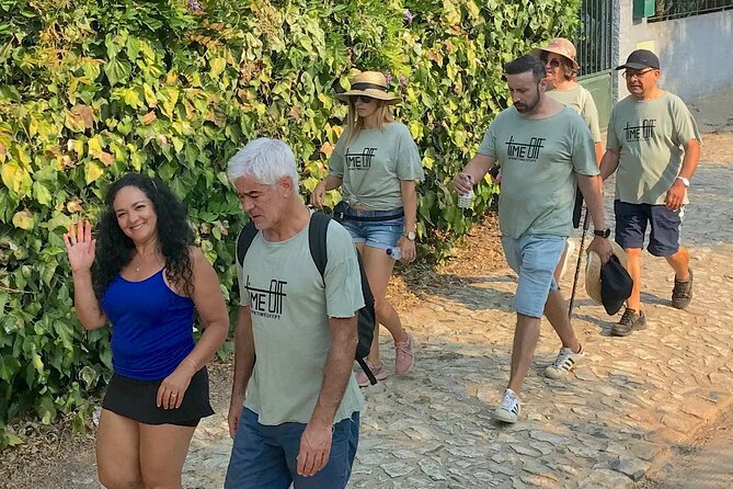 Douro: Luxury Walking Tour With Full Lunch at Quinta Da Pacheca - Meeting and Pickup