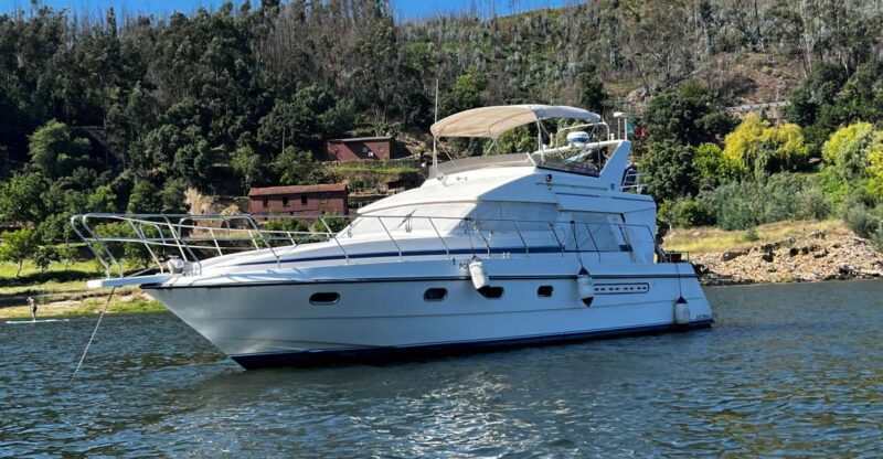 Douro: Private Yacht Cruise Tour in Porto - Yacht Details