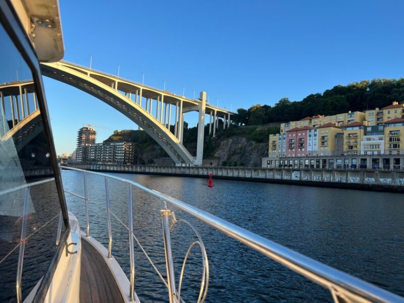 Douro: Private Yacht Cruise Tour in Porto - Included Amenities