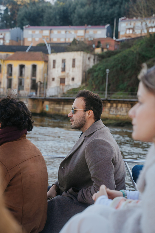 Douro River Cruise With Cheese & Tonic Porto in a Sailboat - Experience and Itinerary