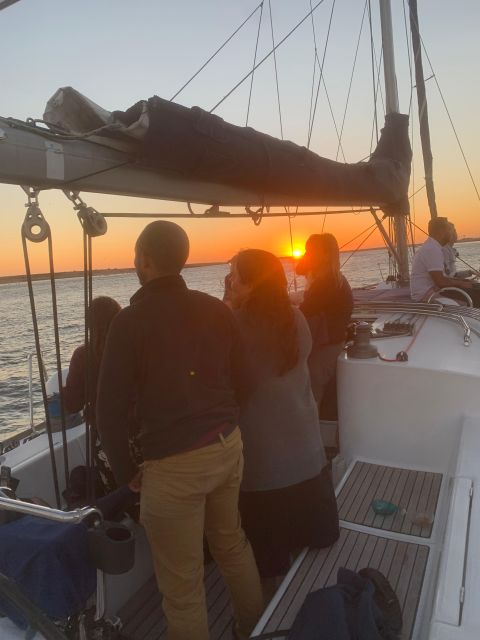 Douro Sunset Sailboat Experience in Porto - Key Points