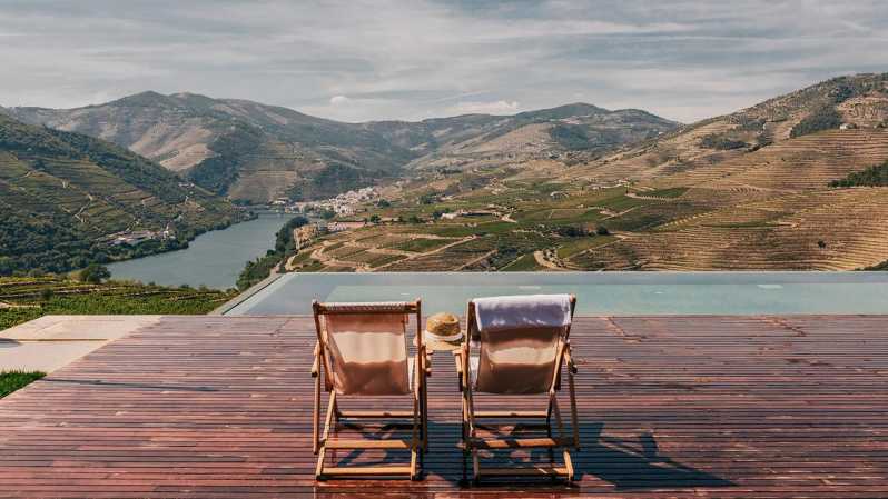 Douro Tour: Renowned Winery's Lunch & Private Luxury Cruise - Itinerary and Experience