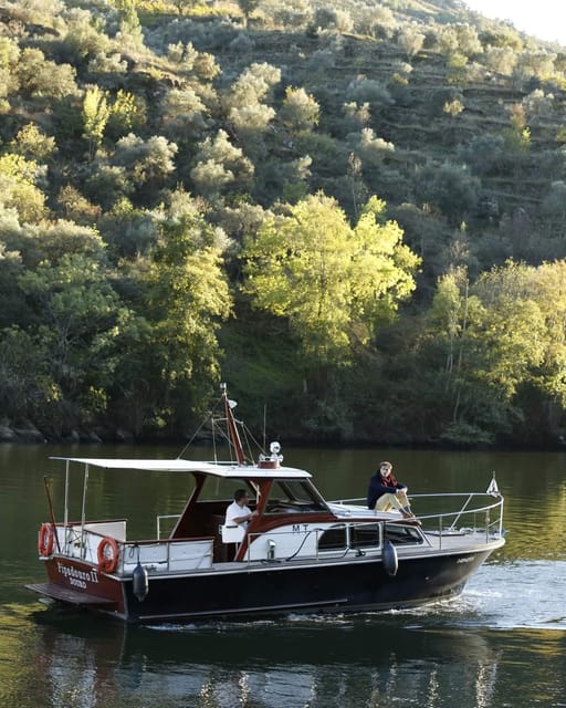 Douro Tour: Renowned Winery's Lunch & Private Luxury Cruise - Winery Visit and Lunch